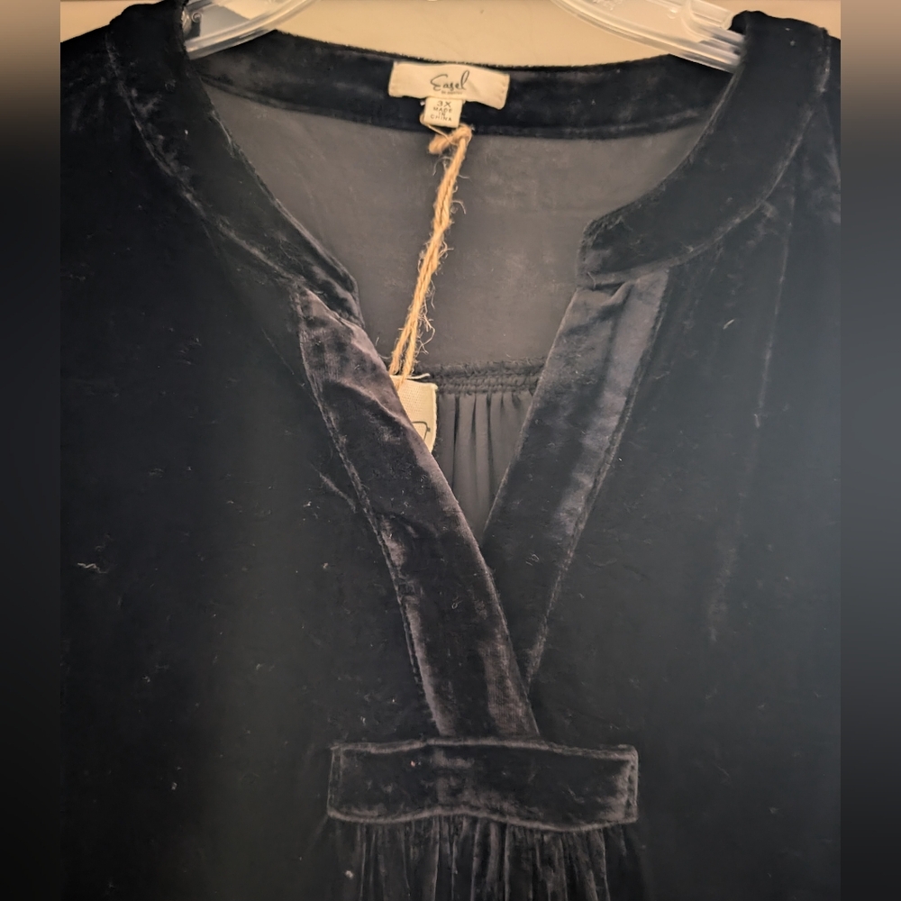 Loose fit soft velvet tunic dress with pockets by Easel size 3X - Picture 7 of 12
